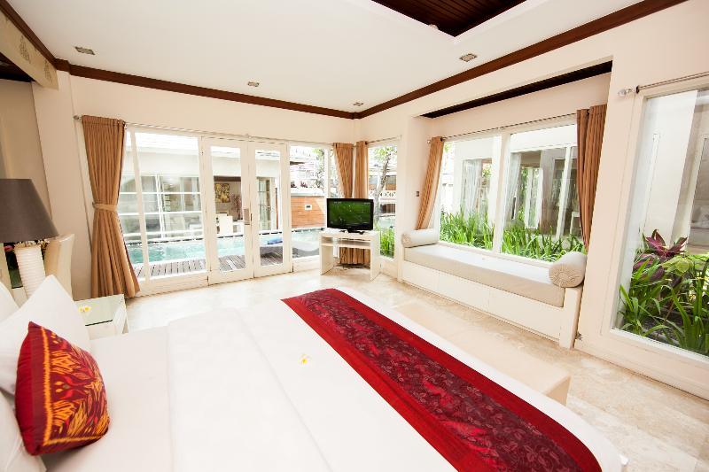 Bugan Villas Seminyak Esterno foto