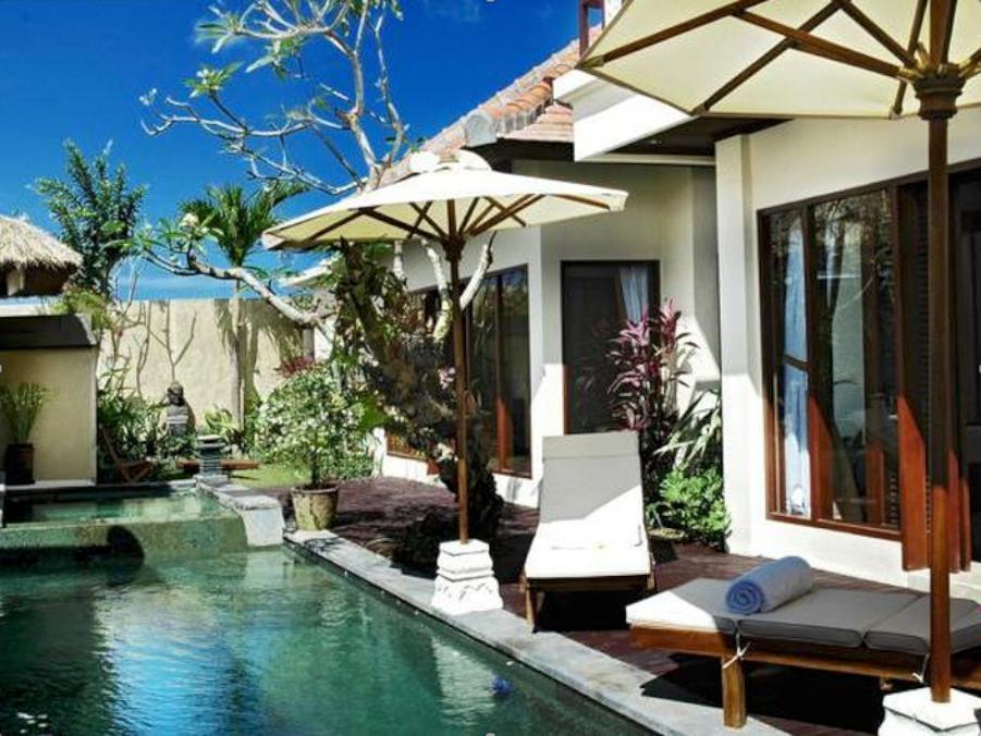 Bugan Villas Seminyak Esterno foto